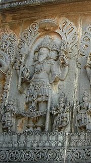 Ukiran Dewa Brahma di Halebid, India